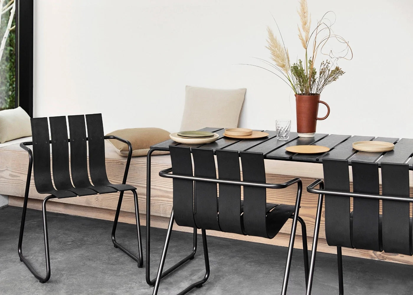 Ocean Outdoor Table Black