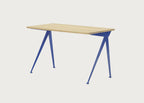 Compas Direction Desk