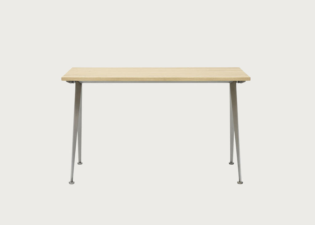 Compas Direction Desk