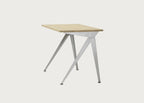 Compas Direction Desk