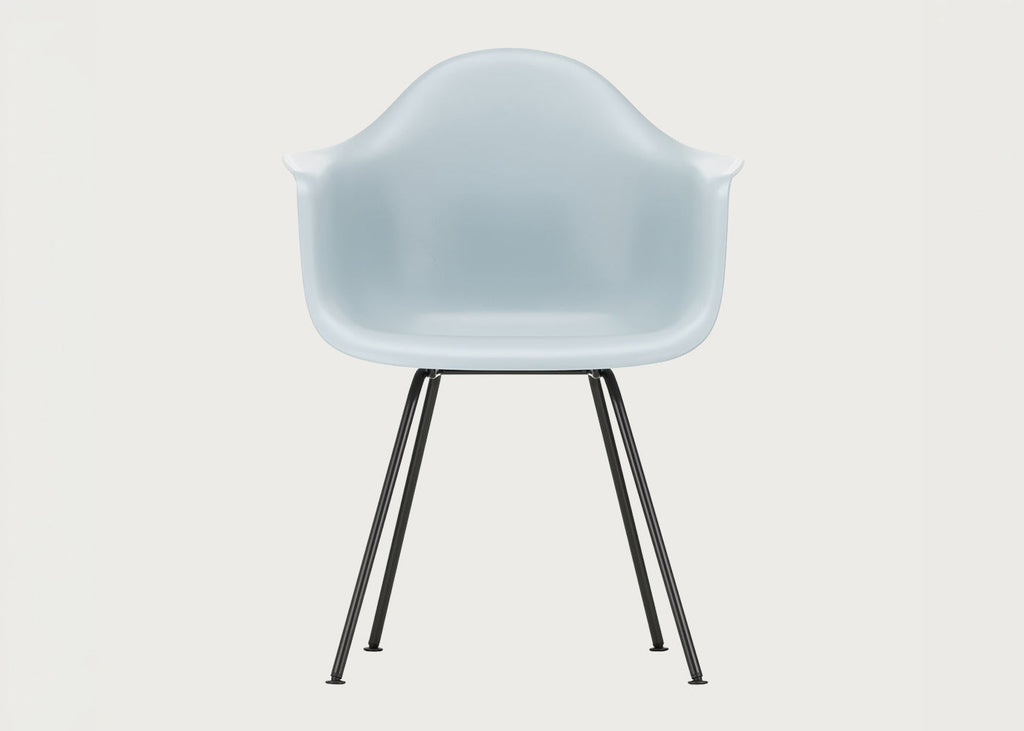 Eames Plastic Armchair RE DAX
