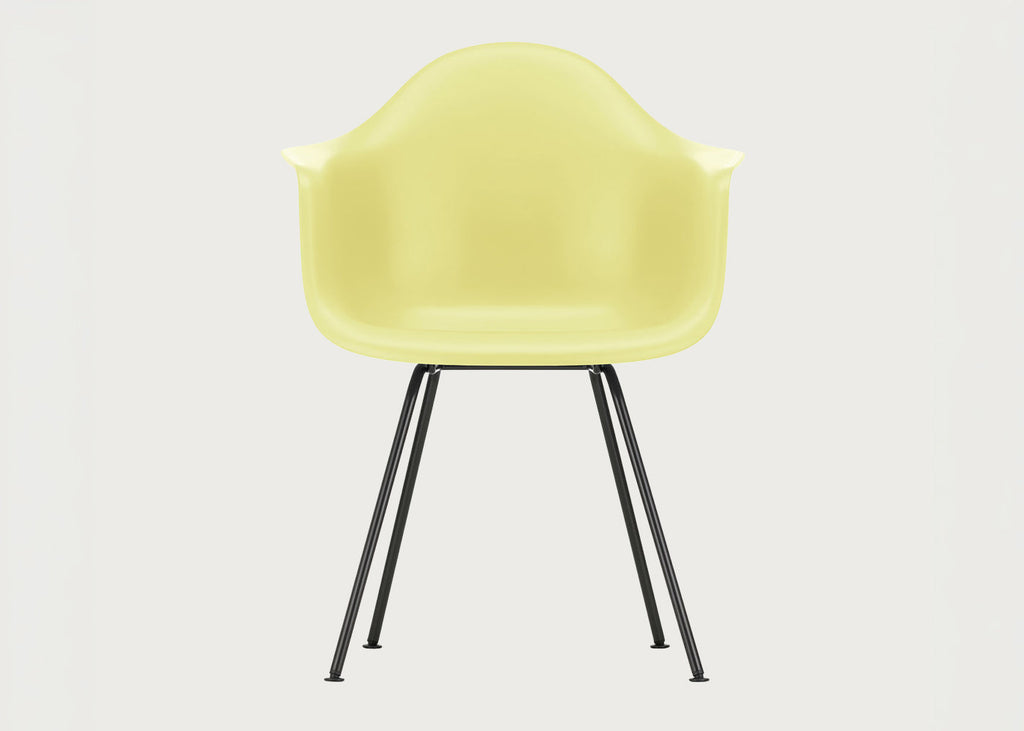 Eames Plastic Armchair RE DAX