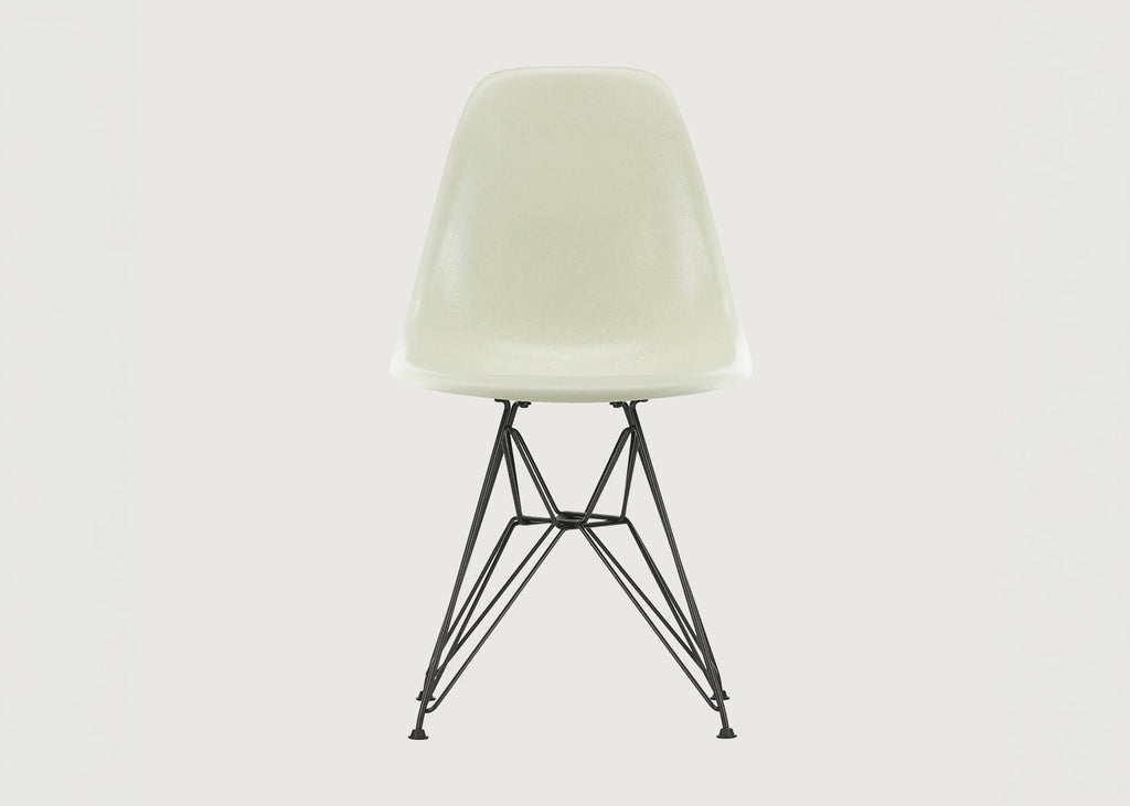 Eames Fibreglass Side Chair DSR