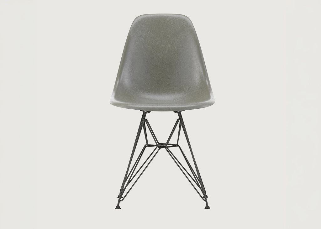 Eames Fibreglass Side Chair DSR