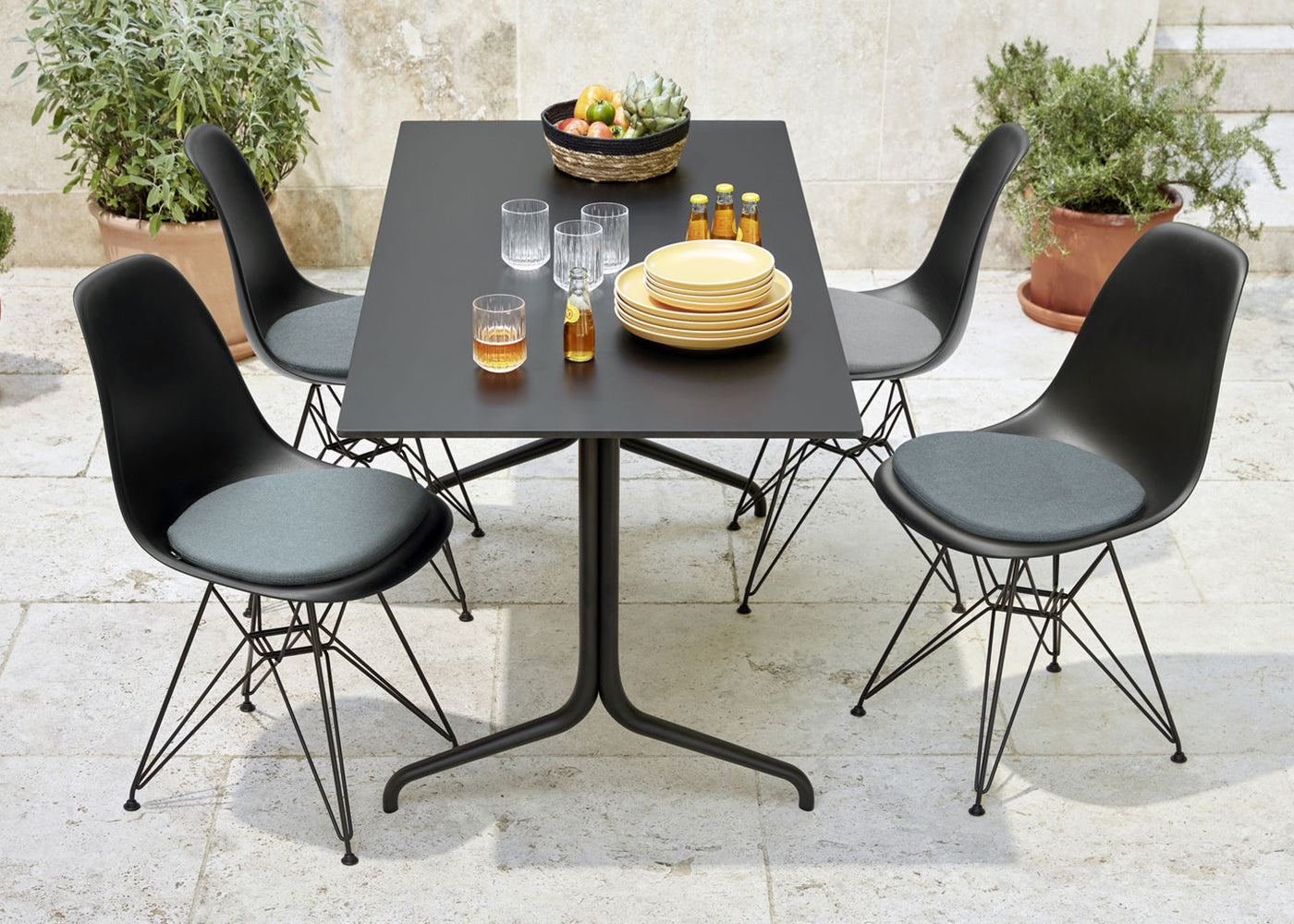Eames Plastic Side Chair RE DSR Upholstered Seat