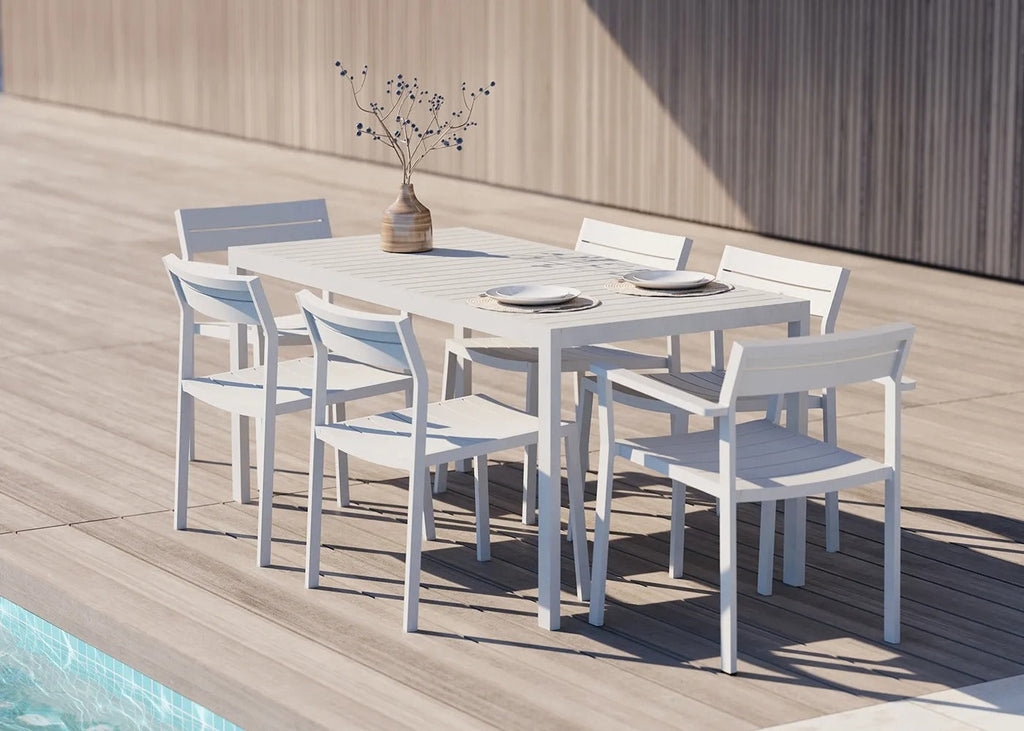 Eos Outdoor Lounge Chair