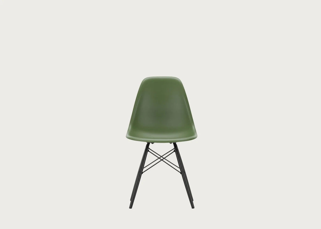 Eames Plastic Side Chair RE DSW
