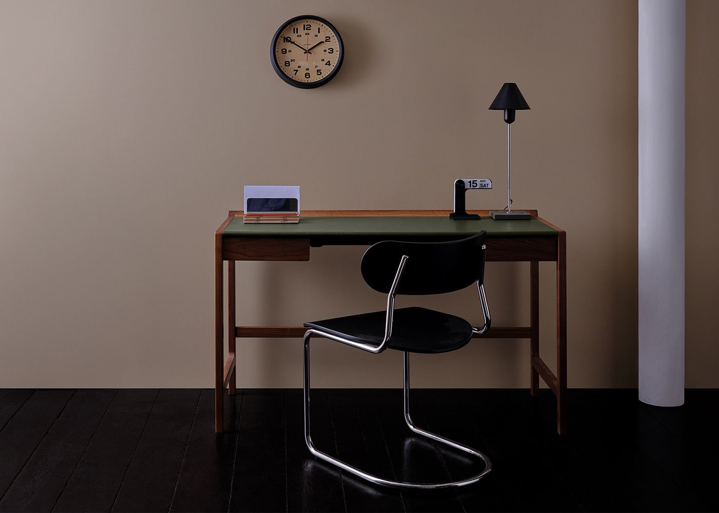 Cedric Desk