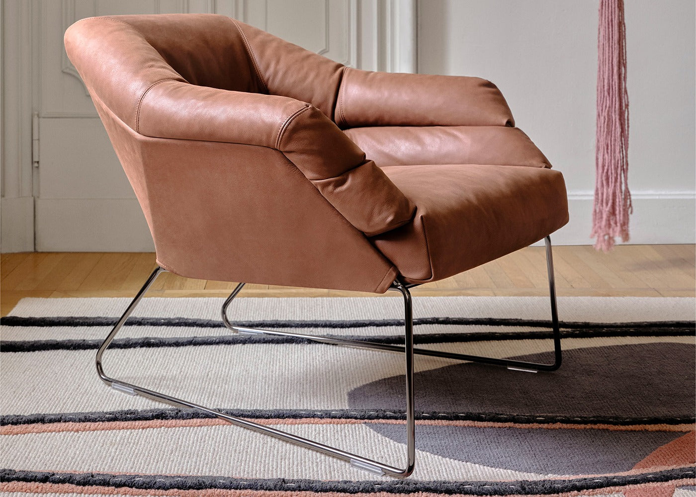 New York Line Armchair