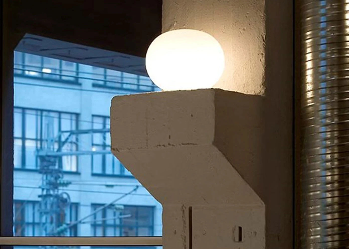 Glo-Ball Basic Table Lamp