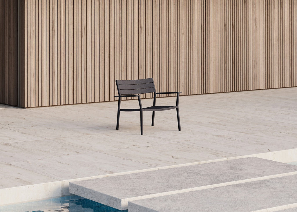 Eos Outdoor Lounge Chair