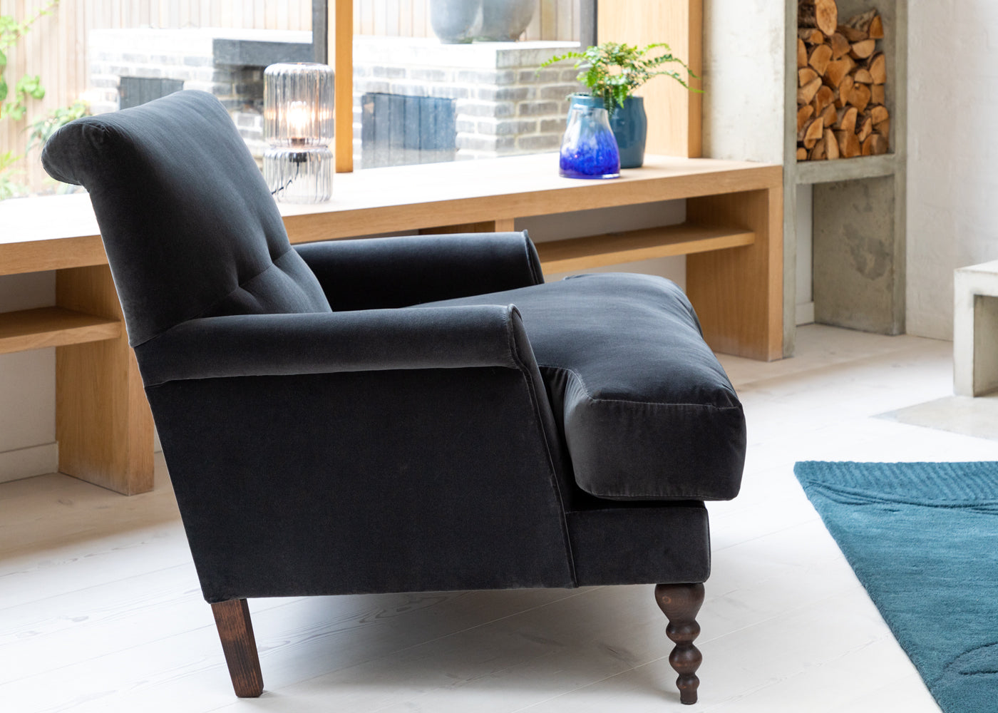 Oscar Formal Armchair