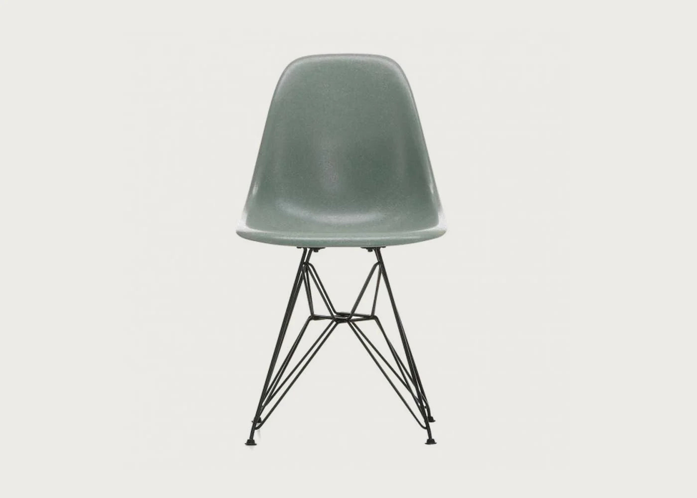 Eames Fibreglass Side Chair DSR