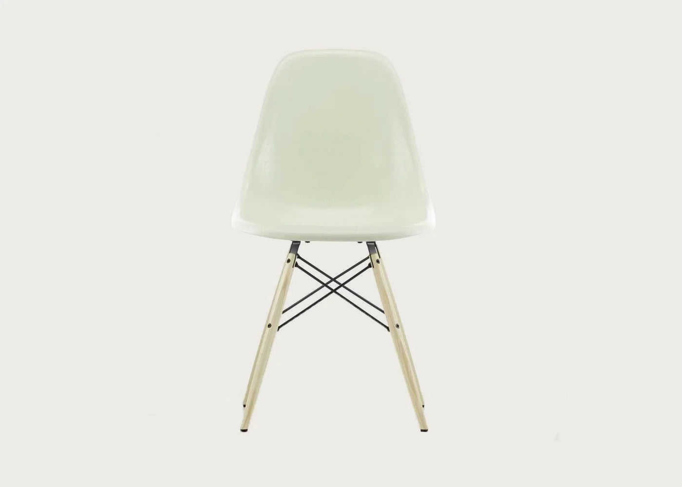 Eames DSW Fibreglass Chair