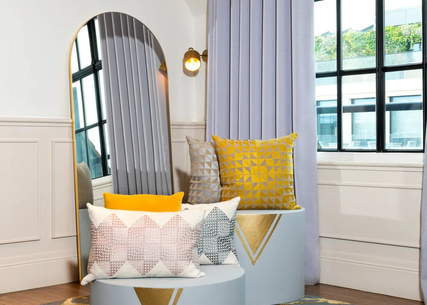 Fine Edge Mirror Arch Floor
