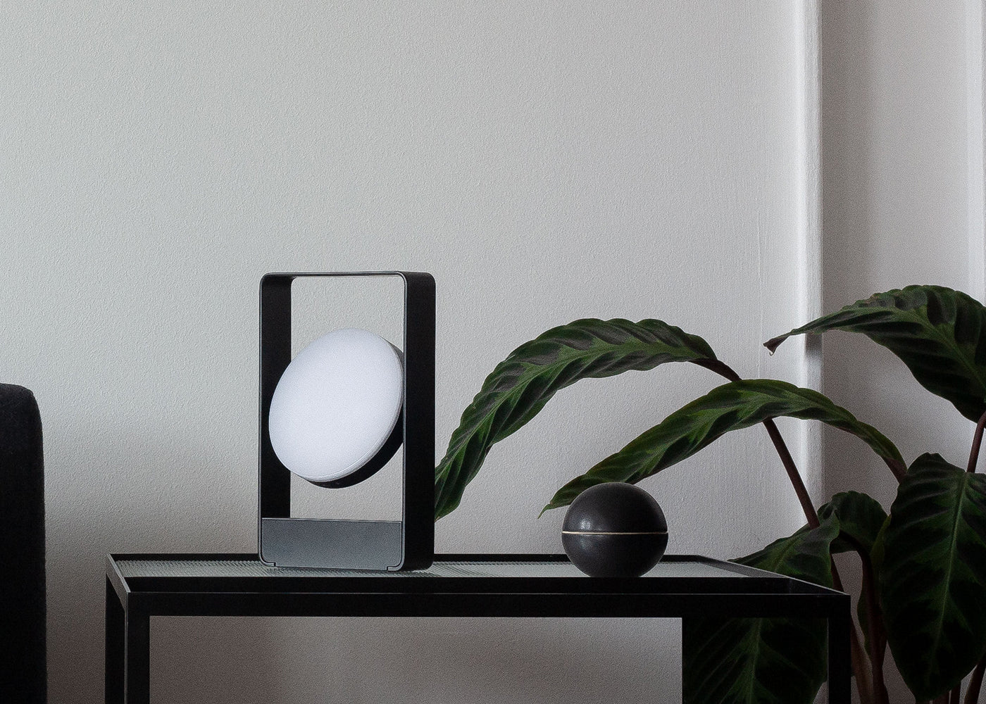 Mouro Portable LED Table Lamp