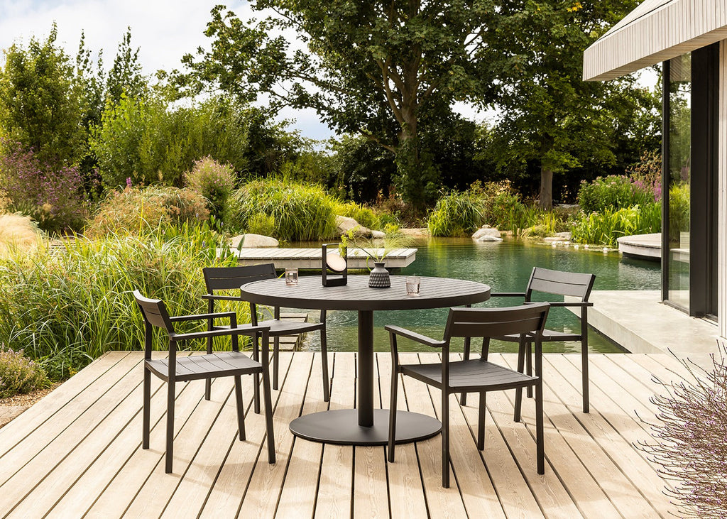 Eos Outdoor Round Dining Table