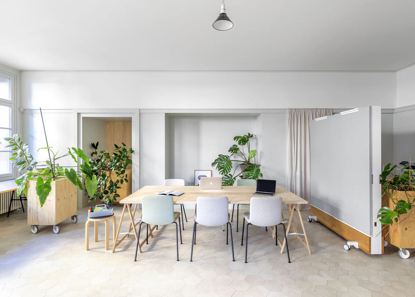 HAL Soft Tube Chair