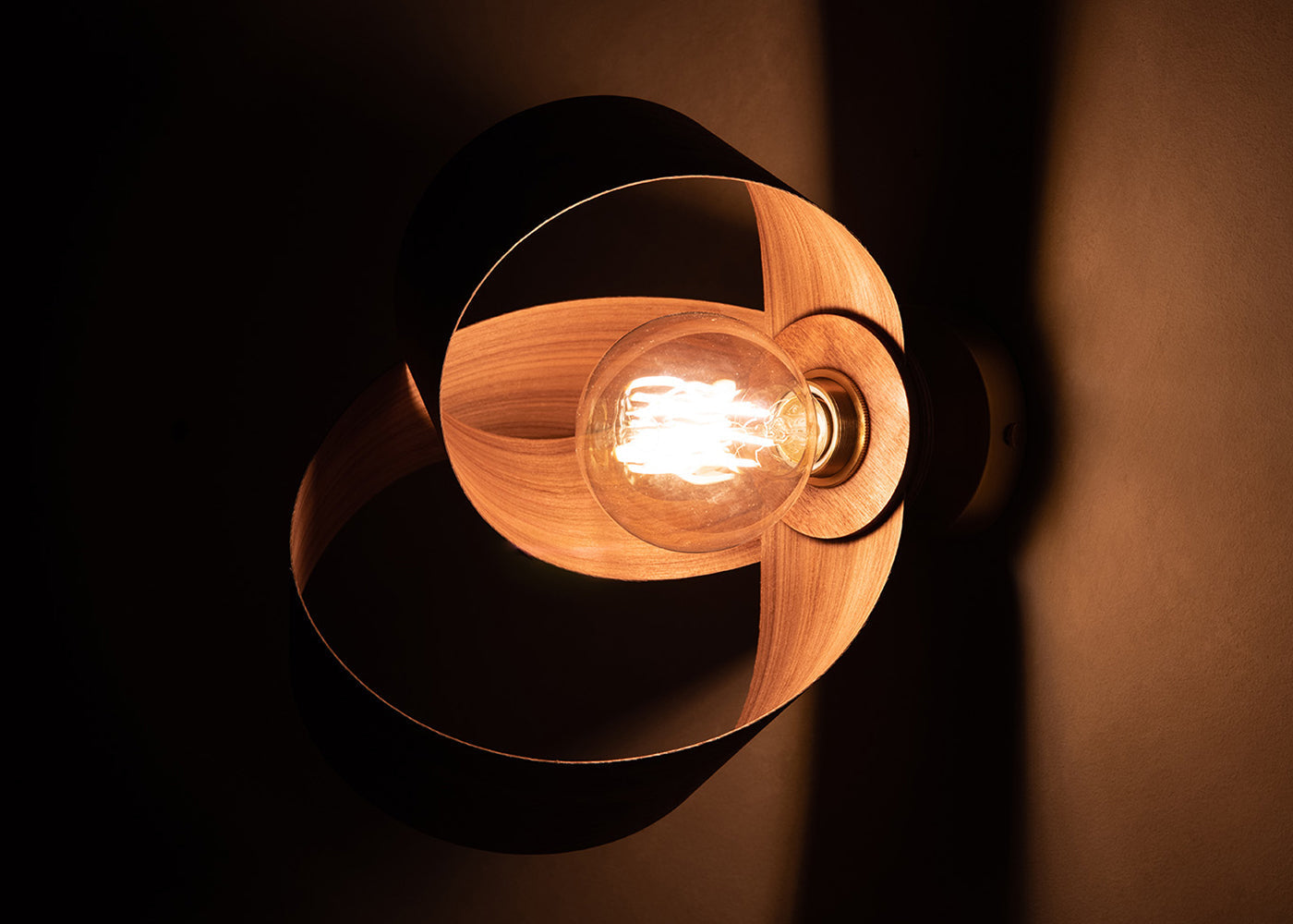 Verso Wall Light