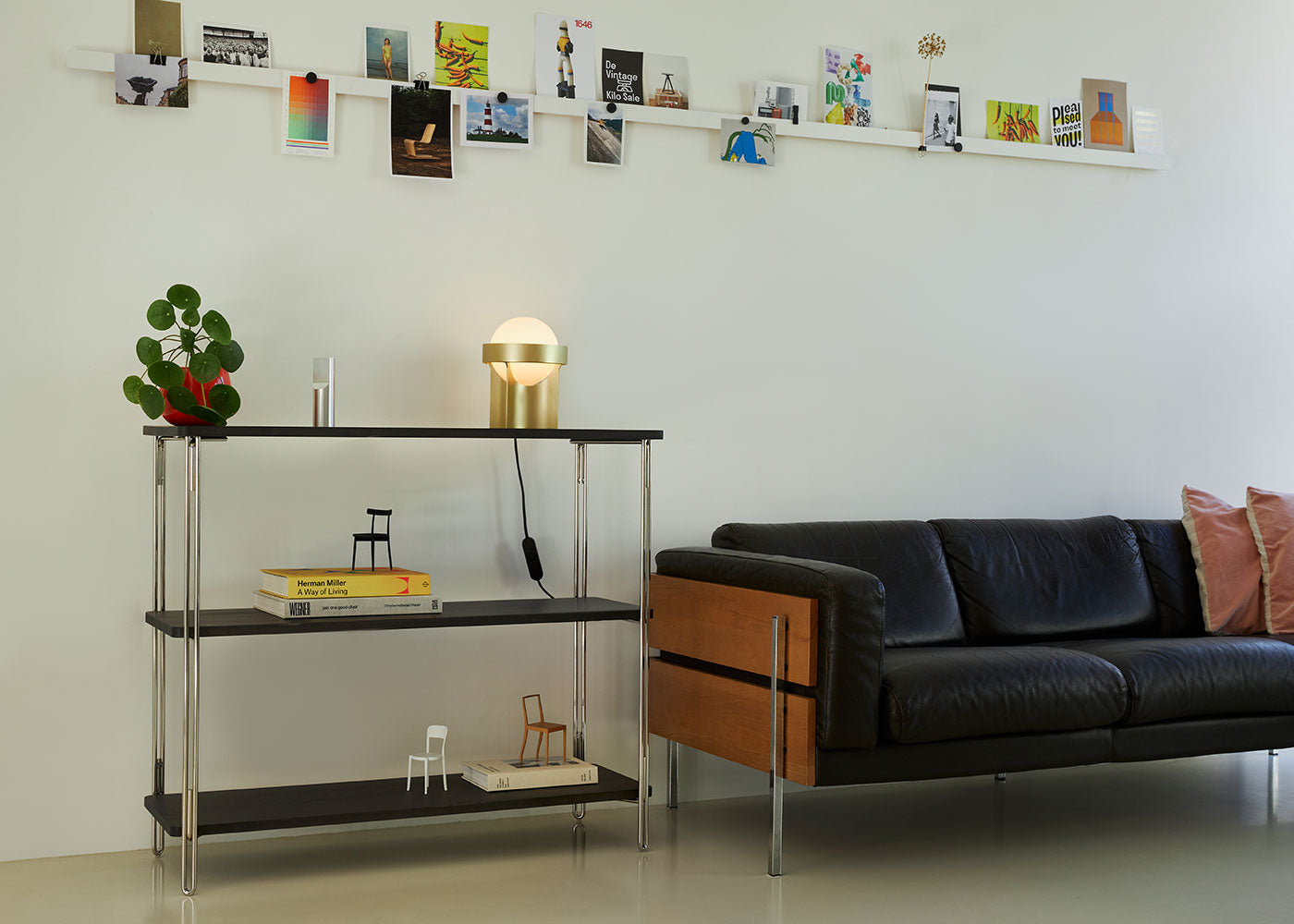 Loop Table Lamp