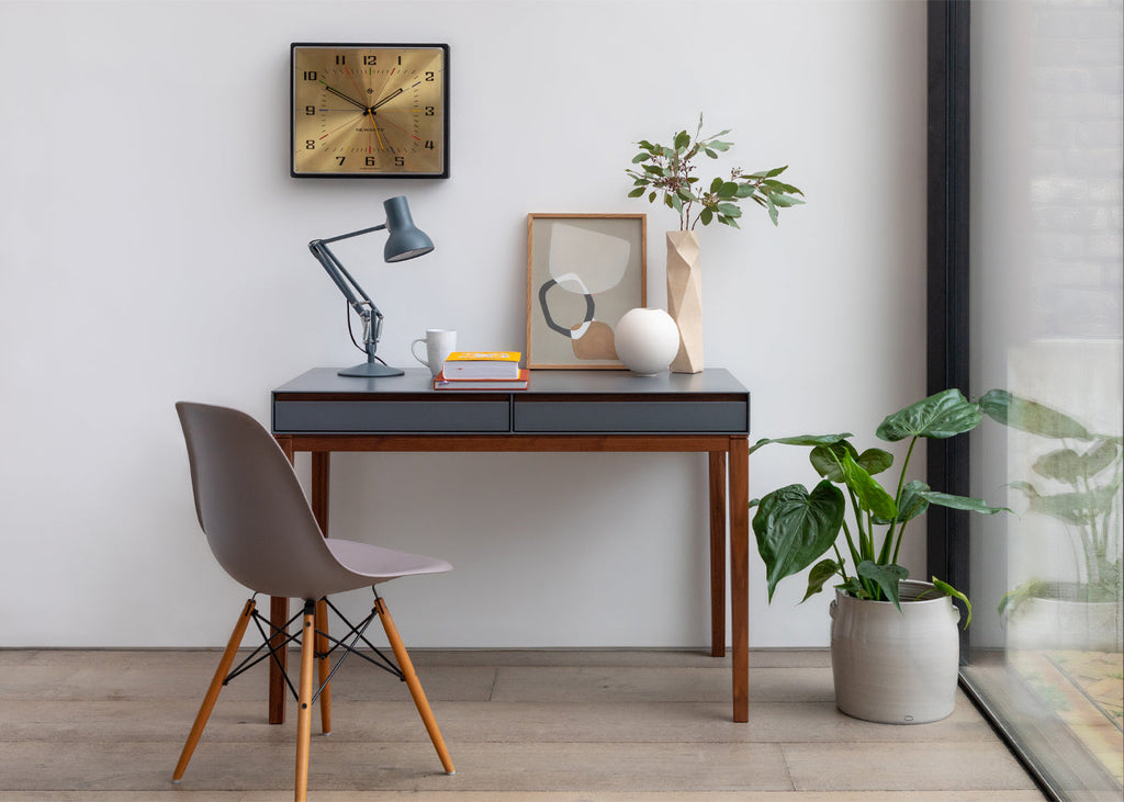 Lars Desk