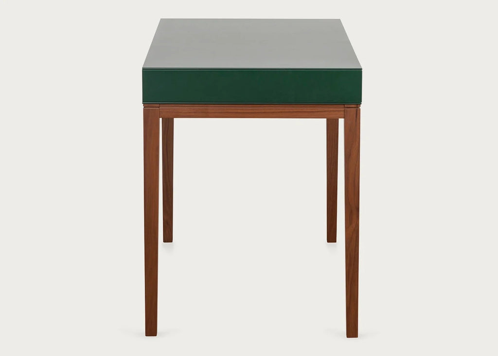 Lars Desk