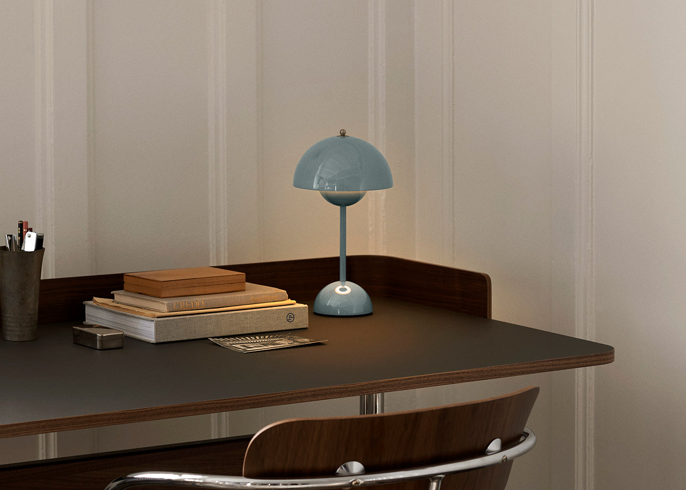 Flowerpot LED Portable Table Lamp VP9