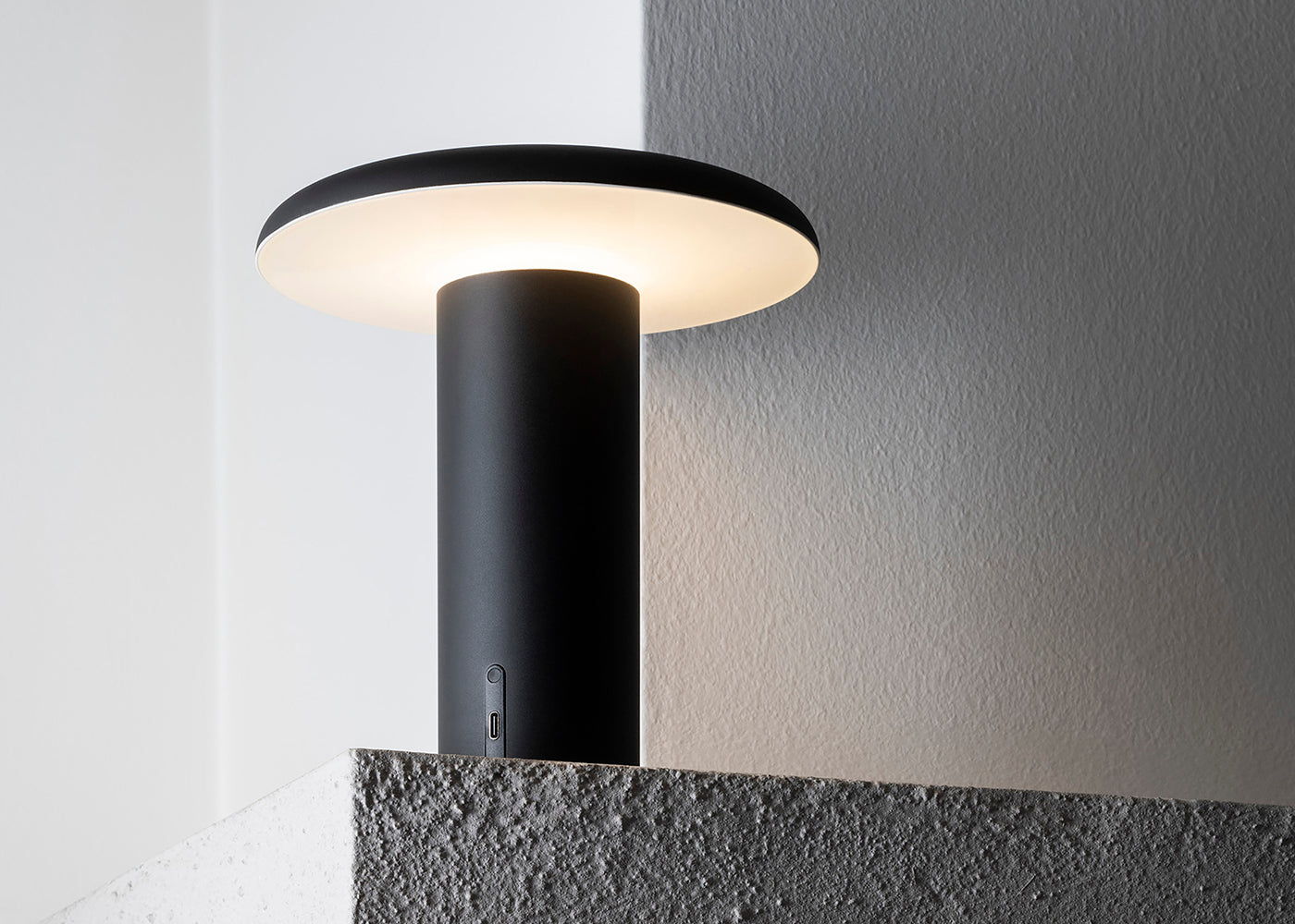 Takku LED Portable Table Lamp