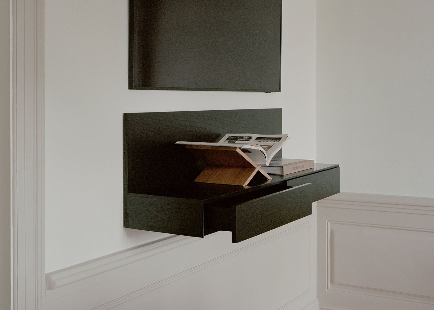 Tana Wall Mounted Media Module