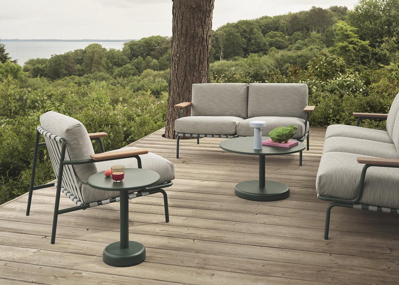 Settle Outdoor Lounge Chair
