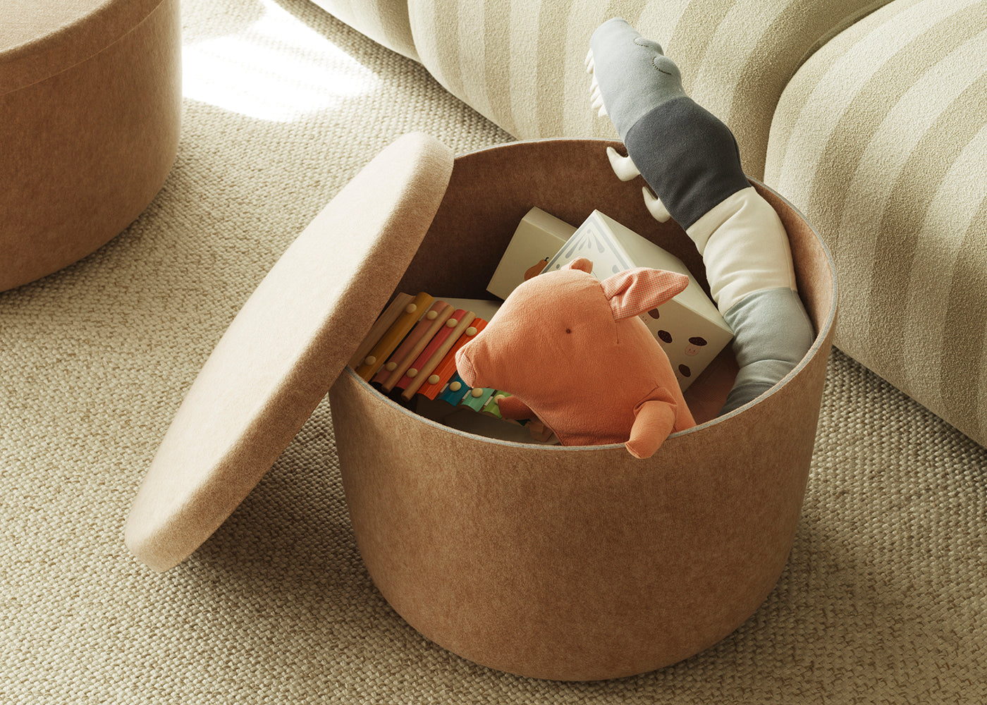 Hide Storage Pouf