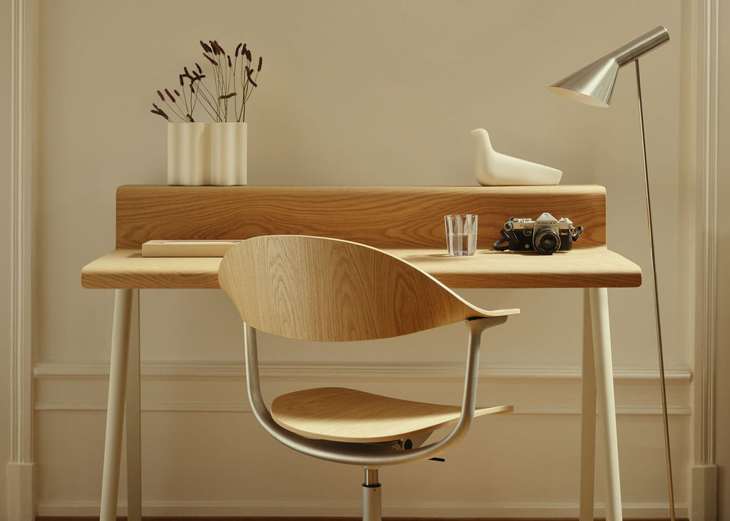Courier Desk