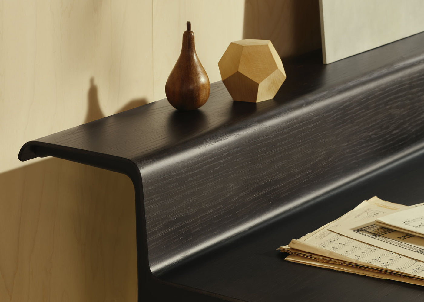 Courier Desk