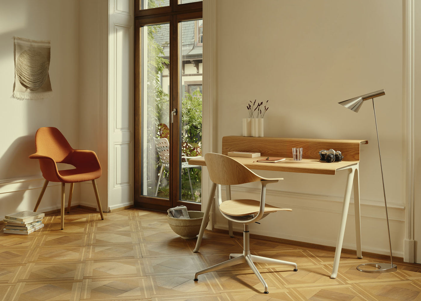 Courier Desk