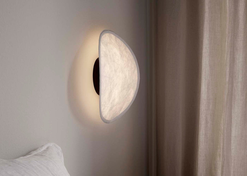 Tense LED Wall Light