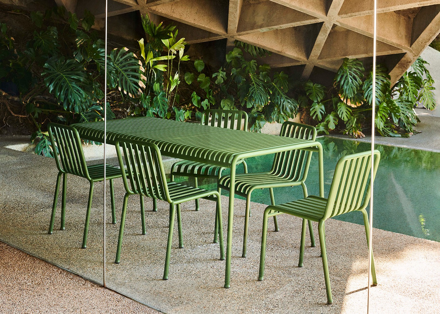 Palissade Dining Table