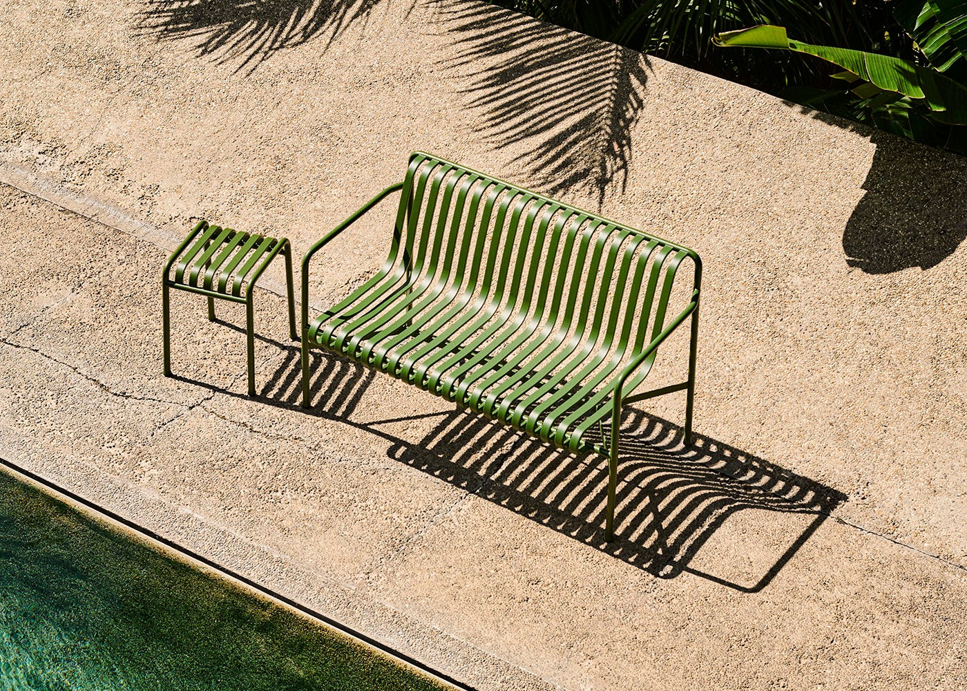 Palissade Dining Bench with Armrest