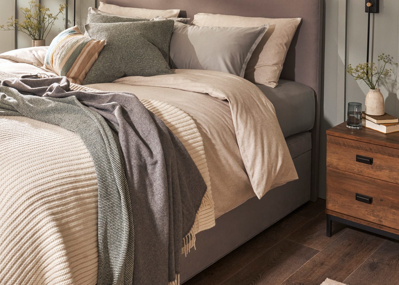 Devonshire Mattress and Wool De Luxe Divan Set Bun Feet
